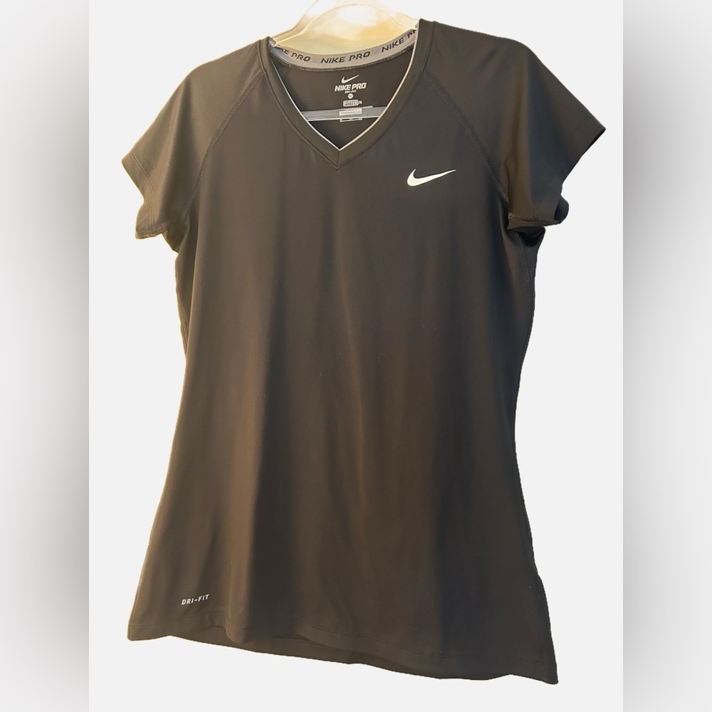 Nike Pro Dri-FIT Women’s XL Black Fitted Athletic Shirt Workout Top NWOT